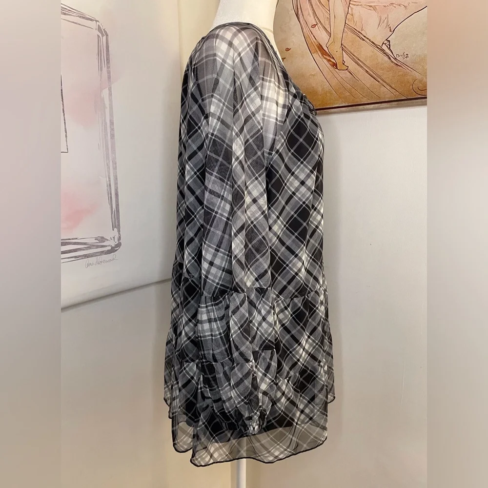 Terra & Sky Mesh Tiered Peasant Blouse Plus Size 1X Black & White Plaid - Picture 5 of 14